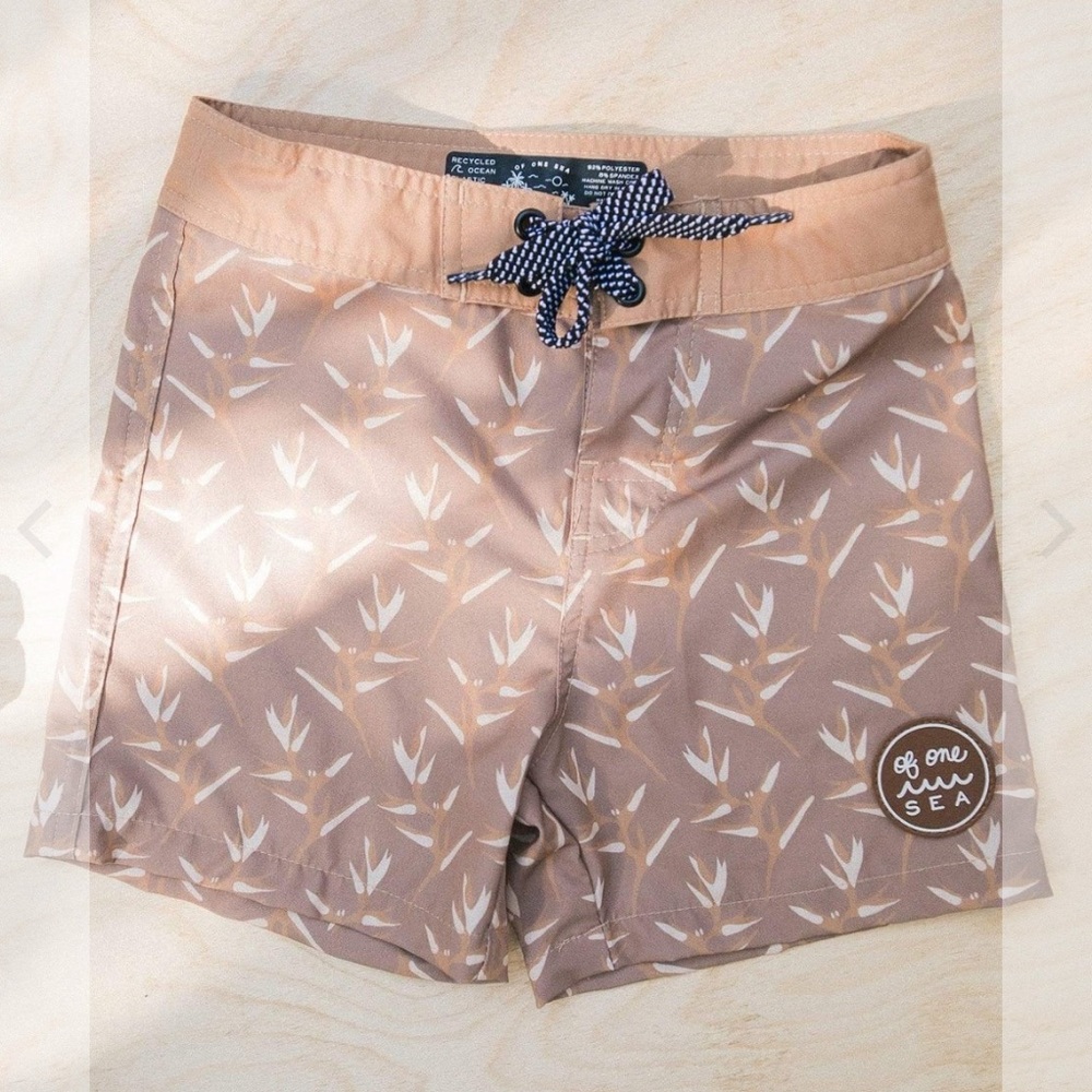 🌊 Of One Sea 🌊 Boys Townshort Swim Trunks in Torch Ginger Red Dirt Sz 26 (L)